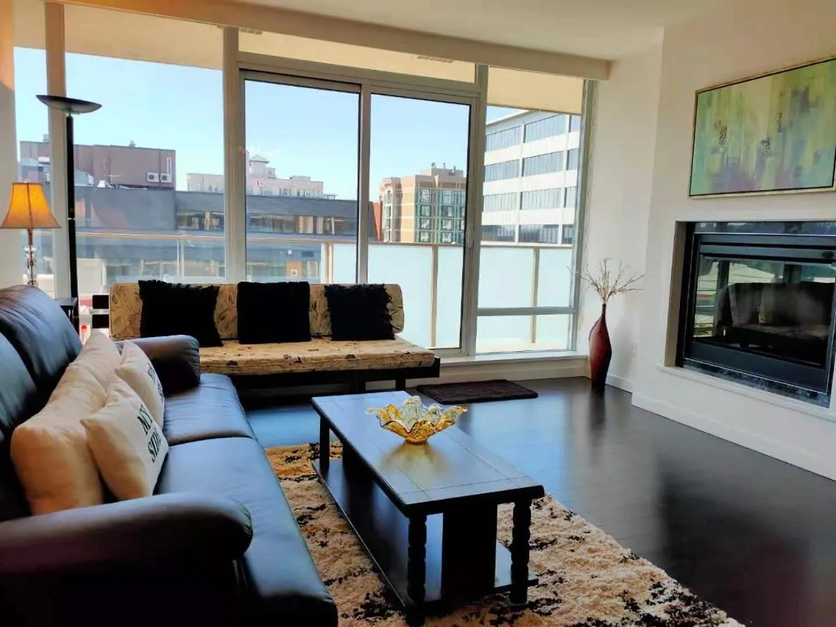 Waterfalls Hotel - Suite In Falls Downtown With Pool Victoria
