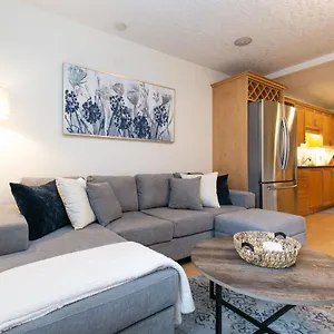 The Royal Bay Getaway Holiday home